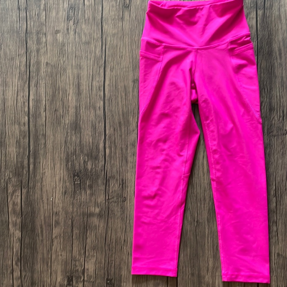 Old Navy activewear, high waisted power sport leggings.